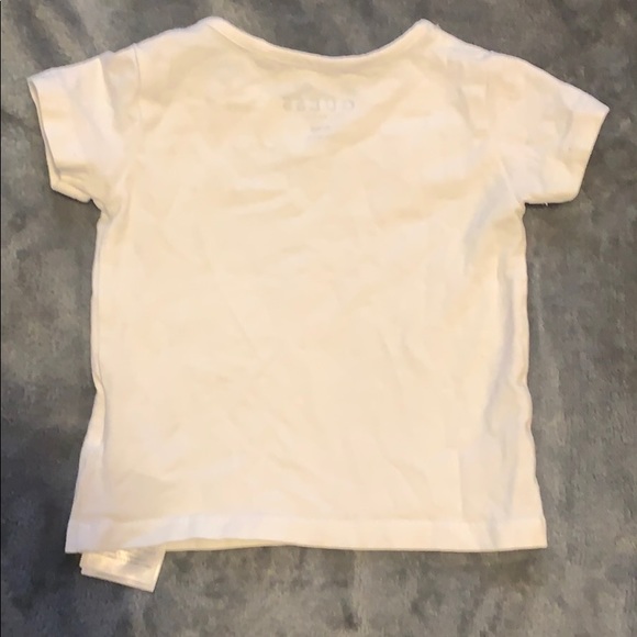 6-9 months guess t-shirt - Picture 3 of 3